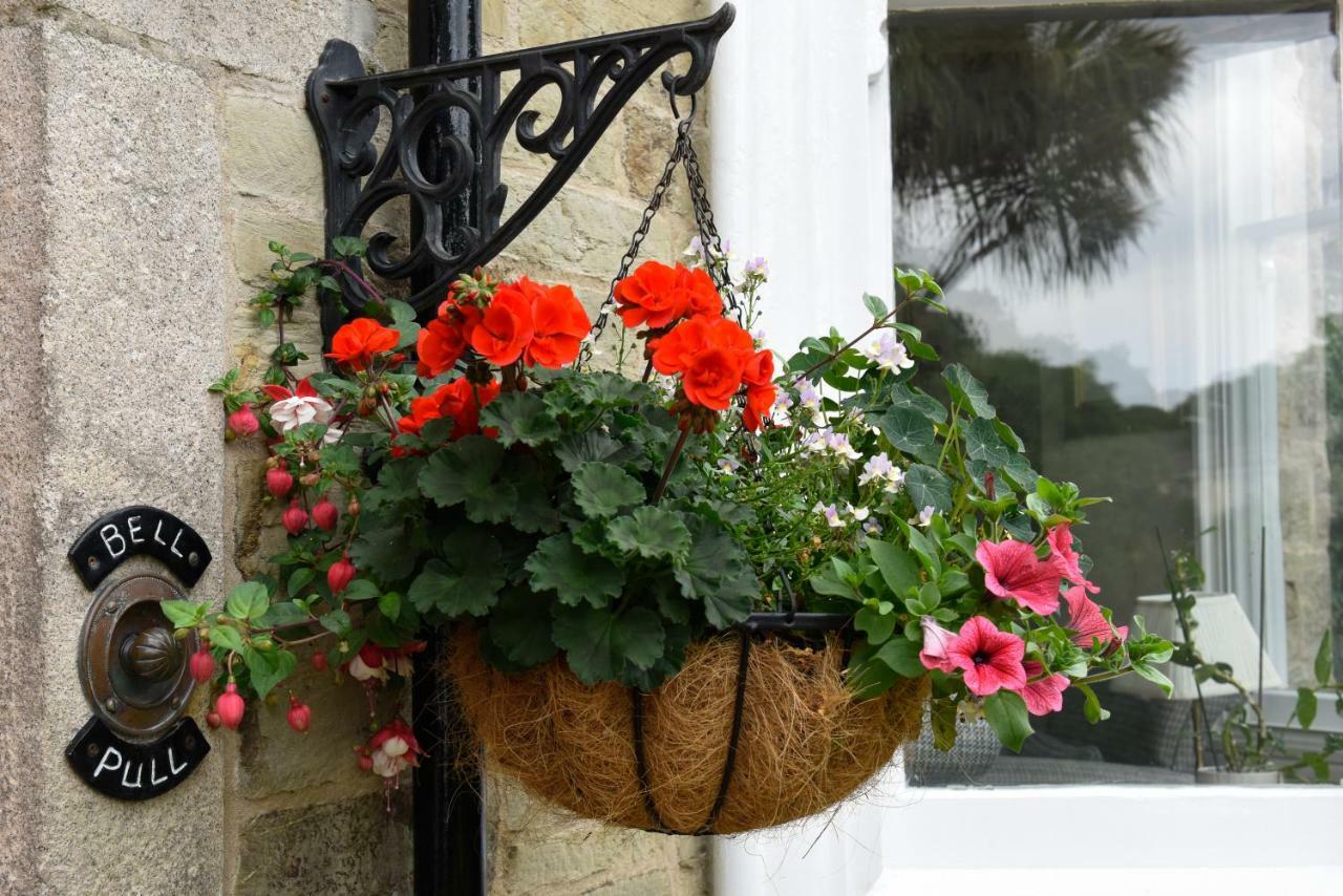 Cliftons Guest House Truro Exterior photo